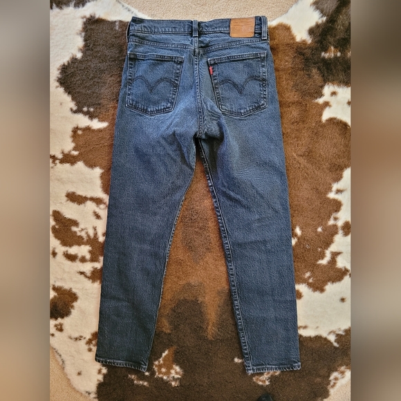 Levi's Wedgie- Gray - Picture 2 of 5